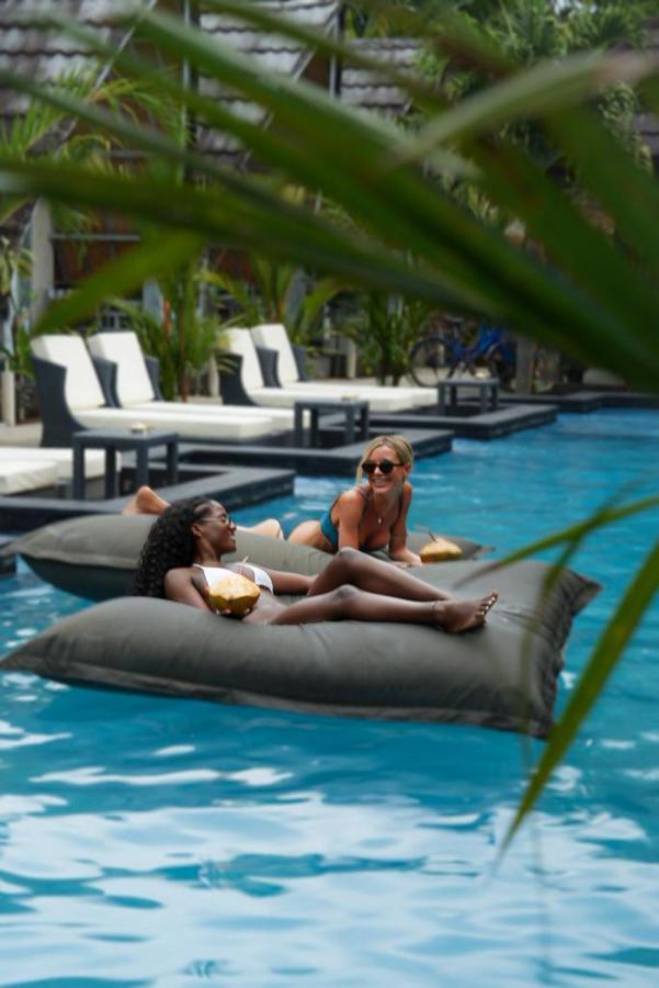 Copacabana Gili Air Hotel มาตารัม ภายนอก รูปภาพ